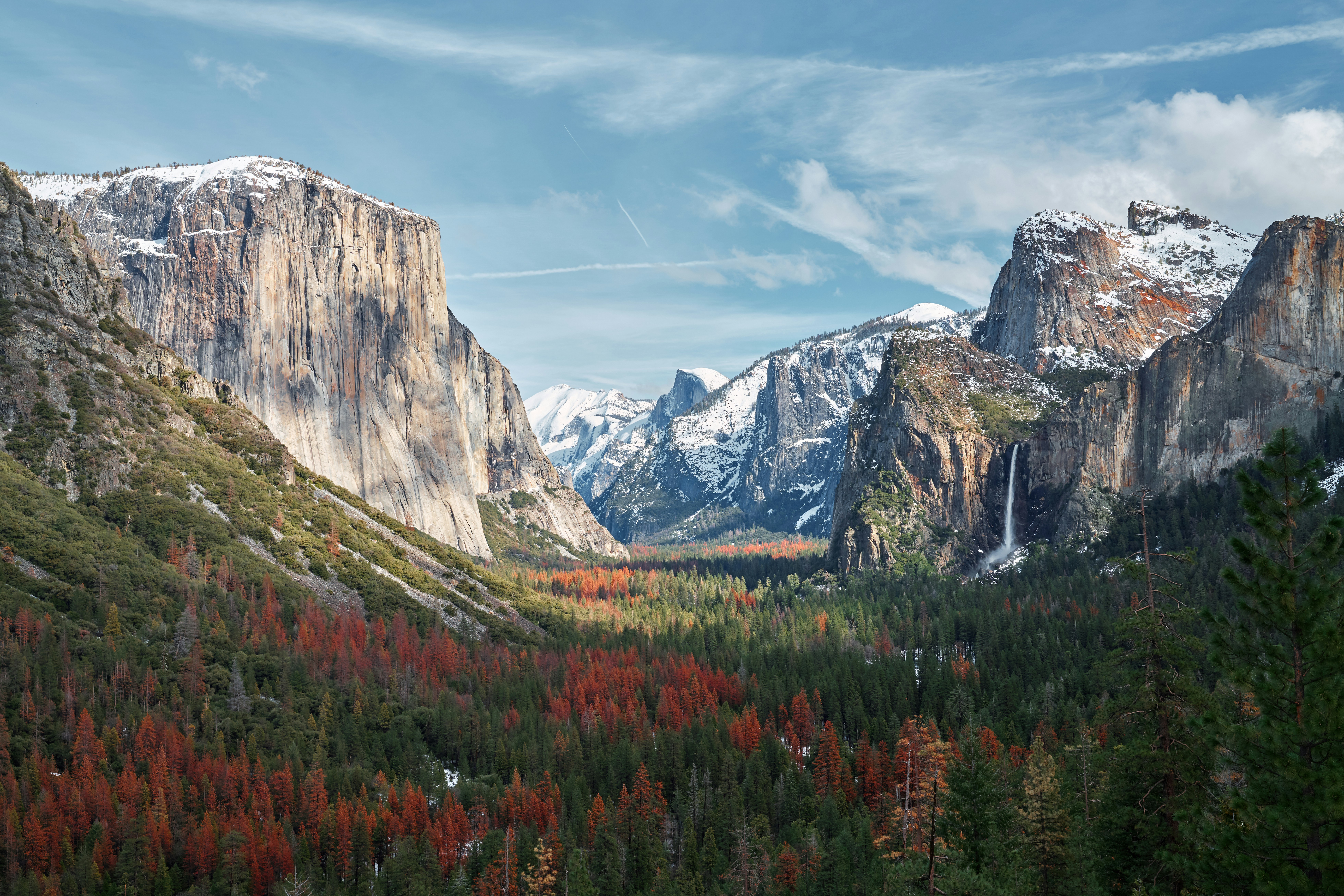 Mountain scenery in Yosemite National Park